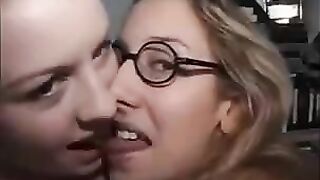 Random 18 yo student has sex in the hostel with others