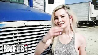 The sexy girl Lexi Lore seduces Jesse Black and fucks in his car