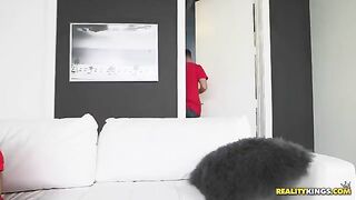 A man roughly fucks a beautiful woman in the shower, 60fps