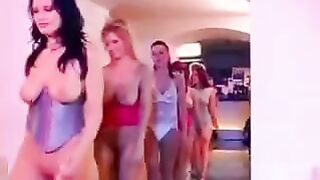 A beautiful woman with big natural boobs is fucking on the couch