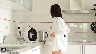 Young girl fucks in the morning to get fucked well