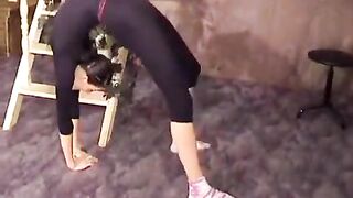A man fucked a flexible and sexy gymnast
