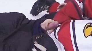 The fan gave the hockey player her ass to fuck during the break