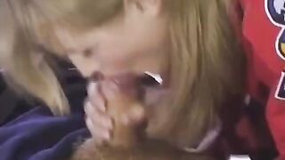 The fan gave the hockey player her ass to fuck during the break