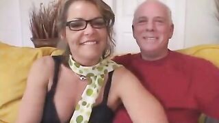 The old grandfather gave his wife to a student to enjoy