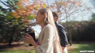 First date with a girl goes great, and they kiss on the street