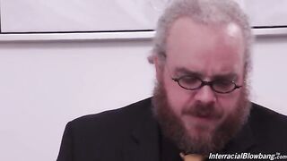 And let the slut go around in a circle! - an amazing group sex scene!