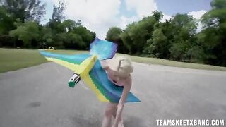 A girl cannot restrain her sexual energy and fucks outdoors