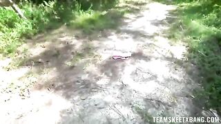A girl cannot restrain her sexual energy and fucks outdoors