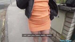 Italian girl lost her phone on the city streets and called a friend