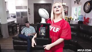 Too Slim Thick To Quit - Big Ass MILF on the Couch Scene