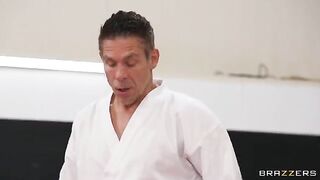A guy fucked an uncomfortable position with a cute girl, who screamed