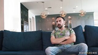The girl found a guy on a dating site and fucked with him