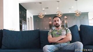 The girl found a guy on a dating site and fucked with him