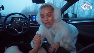 A beautiful and slutty college girl gets fucked by stranger in car