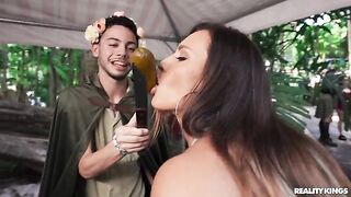 A nice picnic in the park ended with a blowjob and cum shot