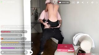 A pizza delivery guy banged the cute girl Eva Elfie in an oiled scene