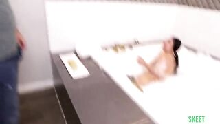 A girl with a juicy ass looks for someone to satisfy her