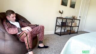 You can learn how to make a great blowjob from this video