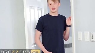 Stepmom’s big ass and huge tits seduced the young guy