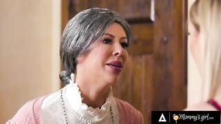 The old maid Alexis Fawx scissored with her stepdaughter in a taboo encounter