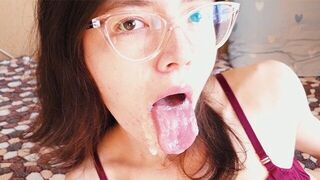The girl sucked his cock and he filled her mouth with cum