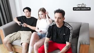 The team is assembled, it's time to work on her orgasm! - HD 4K