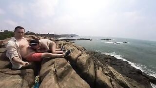 A juicy ass is worth living for, especially in public HD