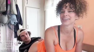 A hot mom is doing laundry and shows her big ass in HD