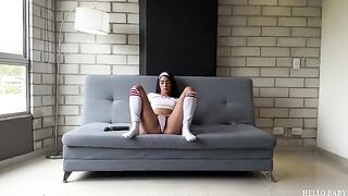 A girl rides a big cock as if it was her favorite stallion
