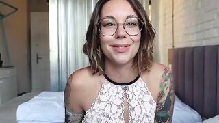 A girl shows how to masturbate, spreading her legs and using toys in a steamy JOI session