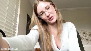 The white lines on her lips — the best lipstick, an ASMR guide