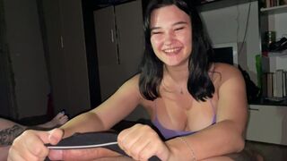 Babe sucked a dick just for the sake of the bet