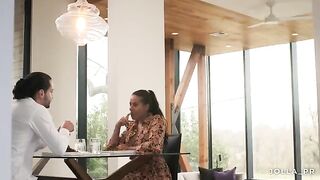 Therapist invited her patient to dinner at her home for a romantic evening