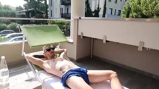 The Italian slut gave a blowjob on the balcony of her seaside villa, swallowing everything